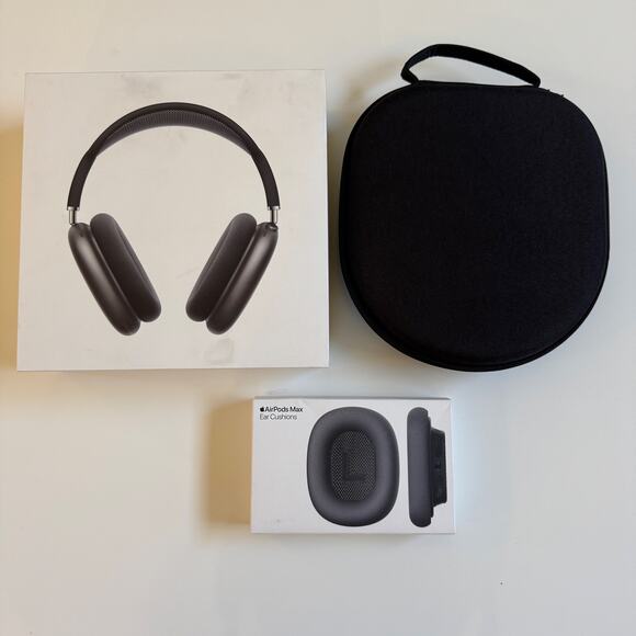 Apple Air Pods Max Smart Case in Box Extra Ear Cushions Travel Hard Case Black - Picture 1 of 10